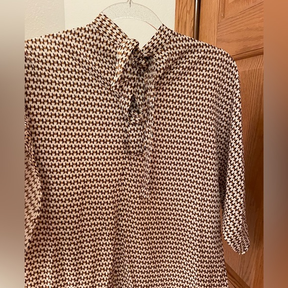 SHEIN Allover Print Split Sleeve Mock Neck Blouse - Picture 2 of 5